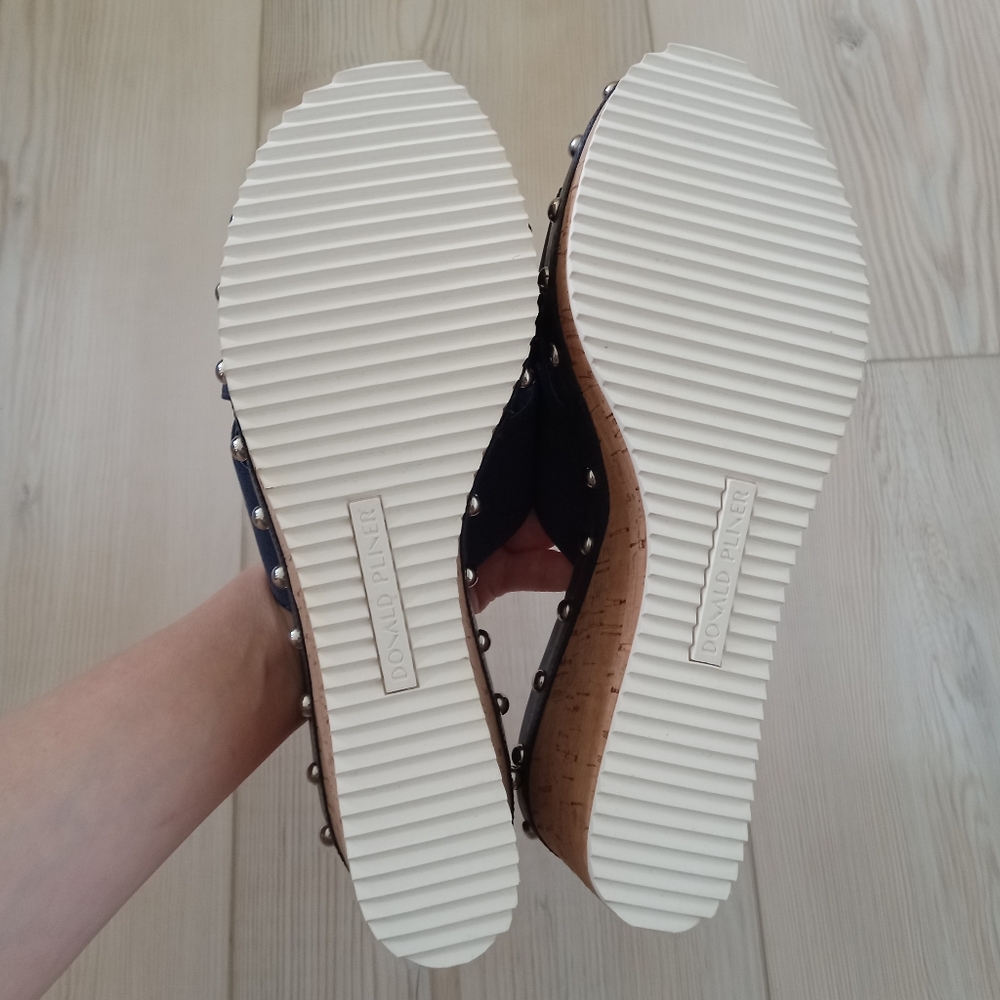 NWOB Donald Pliner Idraa Wedge Sandals - Picture 6 of 6